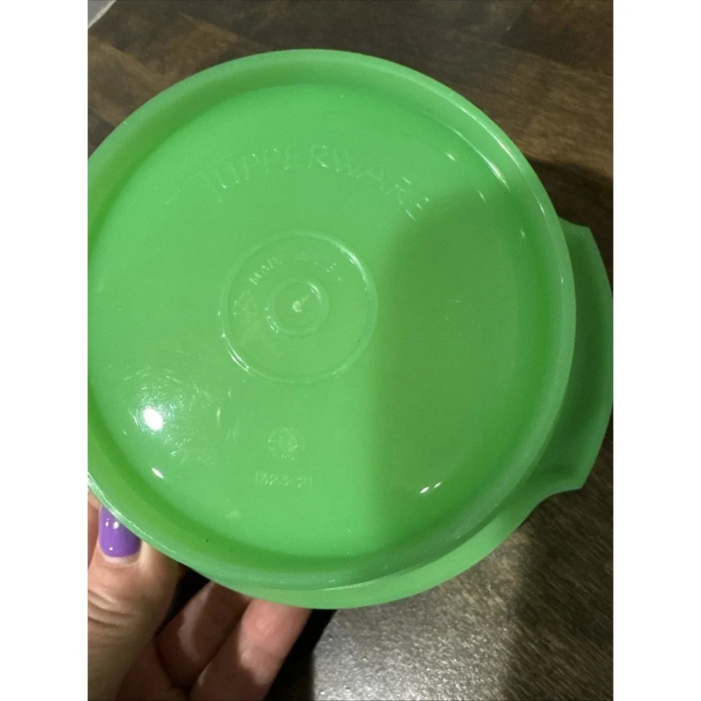 Tupperware Servalier Bowls Liquid Tight Seals Set of 2 New
